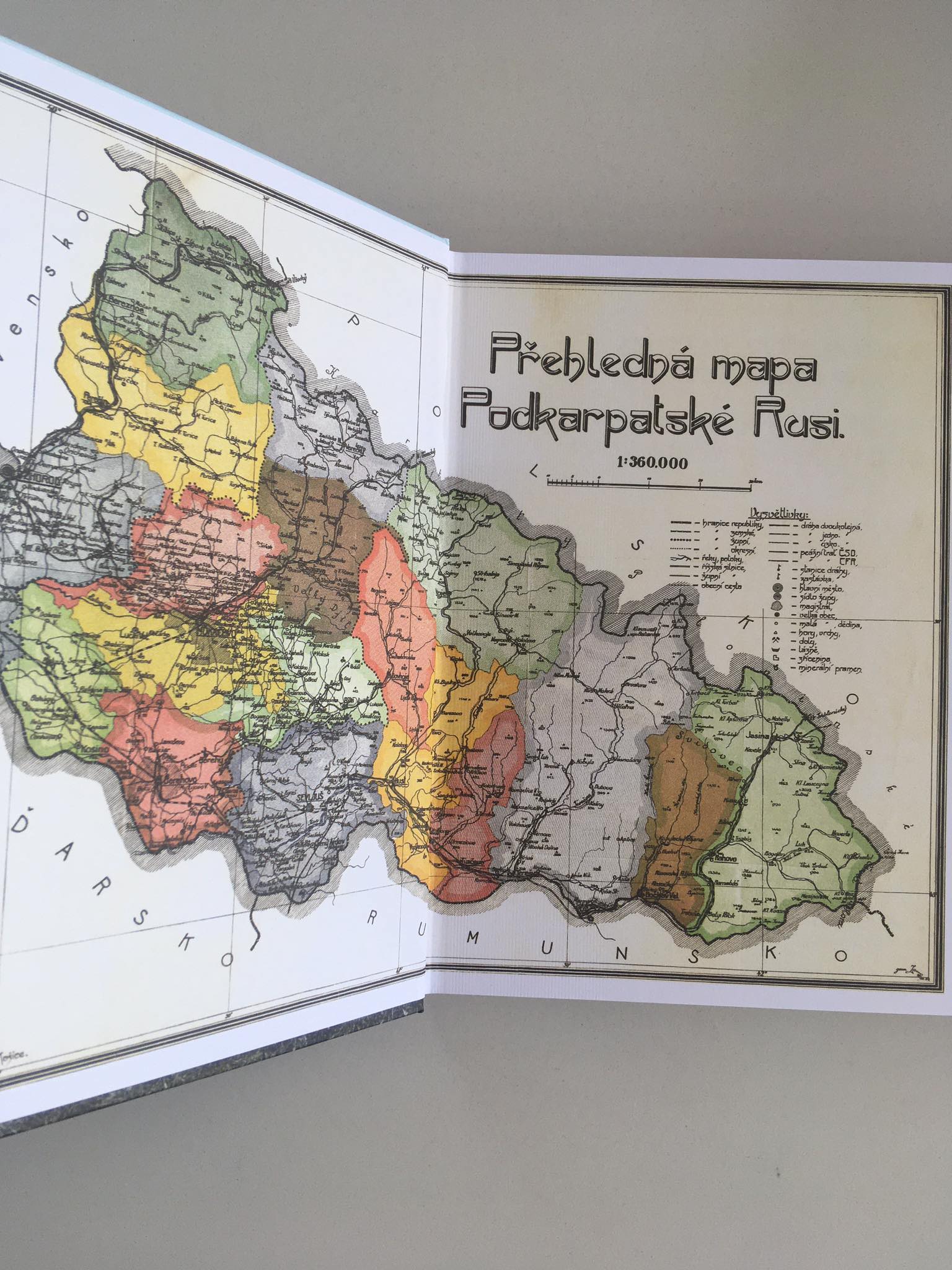 Zmizelý svět Podkarpatské Rusi ve fotografiích Rudolfa Hůlky - Hana Opleštilová, Lukáš Babka