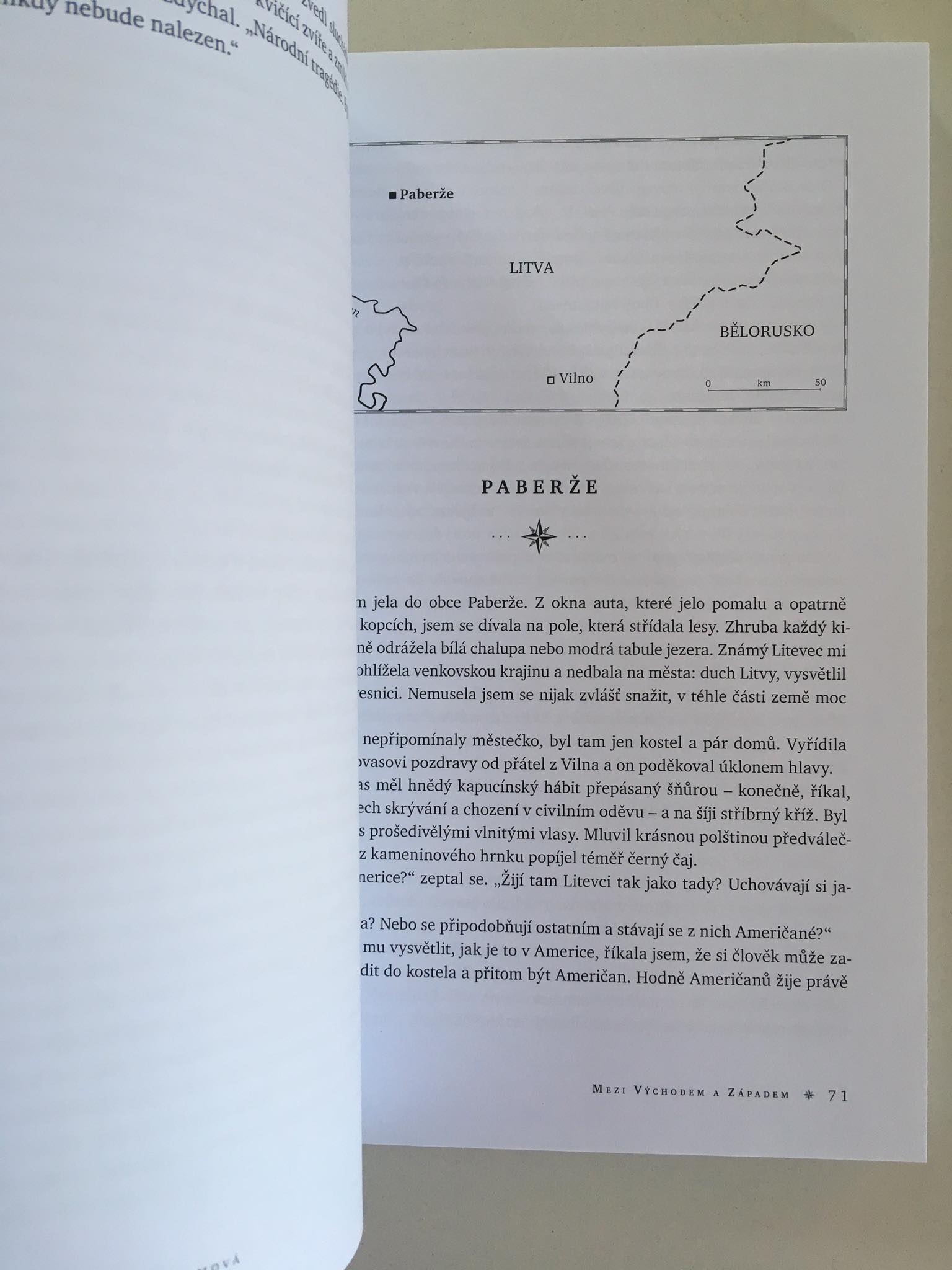 Mezi východem a západem, Anne Applebaumová